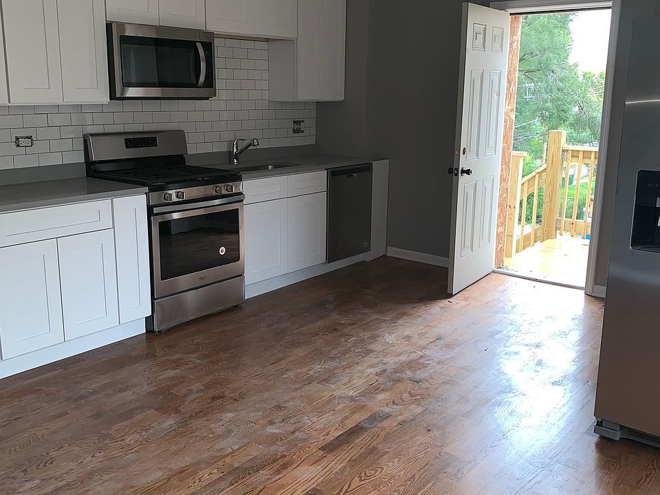 1st image of 72 E 48th St APT 3C