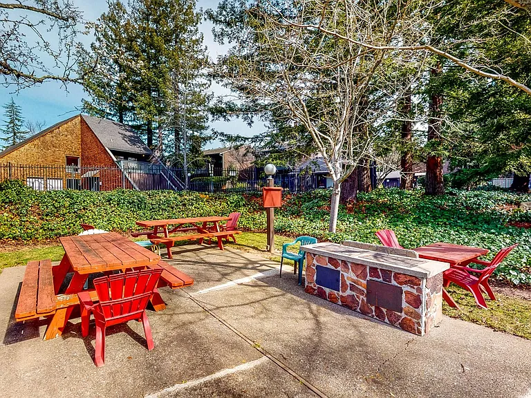 372 Los Alamos Rd — Photo 52