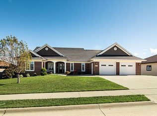 1047 18th St SE, Dyersville, IA 52040