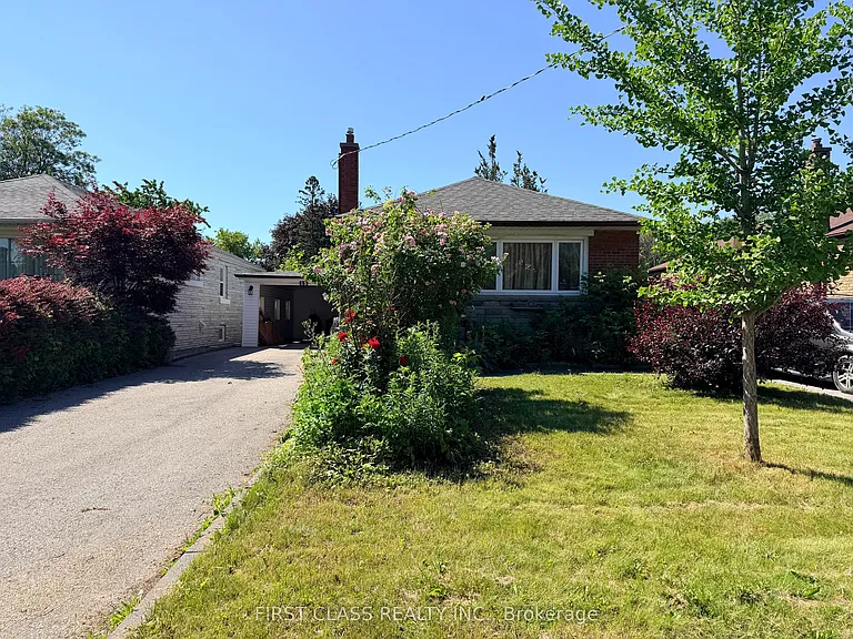 15 Leahann Dr #MAIN — Photo 1