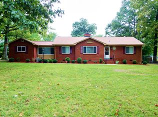 1014 Watts Dr, Charlotte, NC 28216