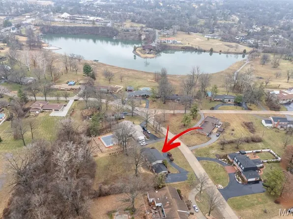 11584 New London Dr, Saint Louis, MO 63141