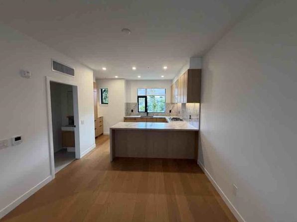 3 bedroom rental in Vancouver — photo 4