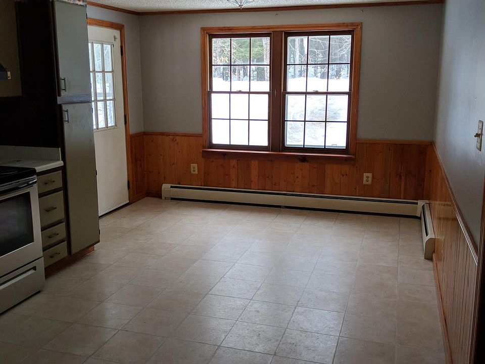 Beautiful eat in kitchen