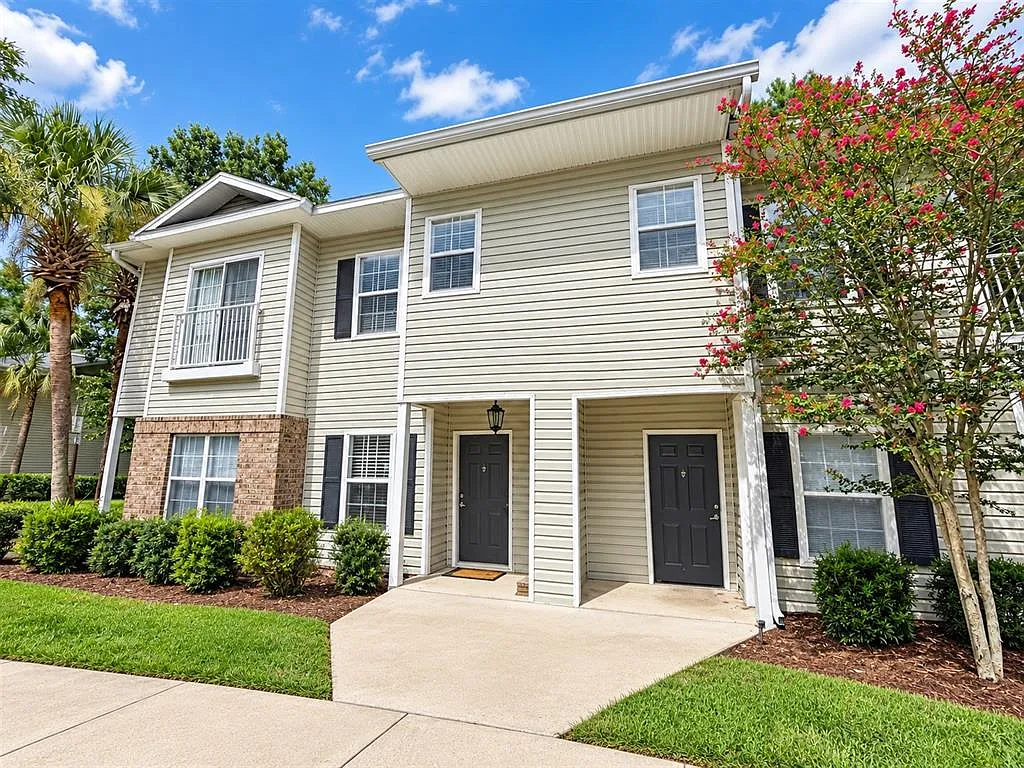 2 bed, 2.5 bath, 1275 sqft, $1,550 — Photo 1