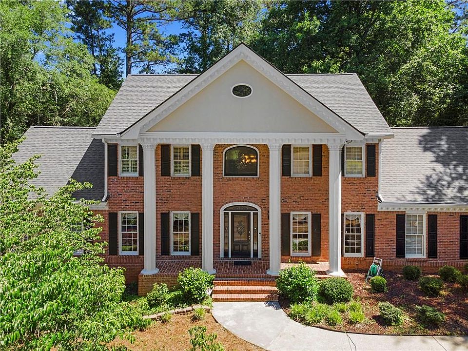 1st image of 2595 Winthrope Way