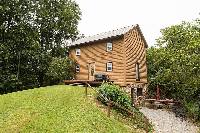1st image of 7312 Lawrence Ln