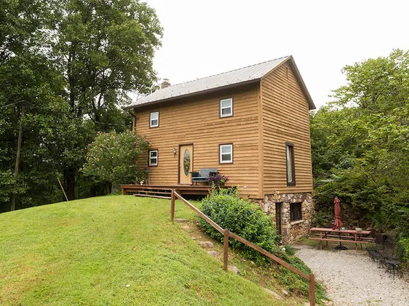 7312 Lawrence Ln, Roanoke, VA 24018