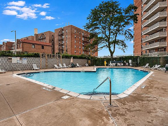 4th image of 40 Brighton 1st Rd APT 1D