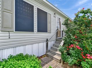 105 S 3rd St, Windom, TX 75492