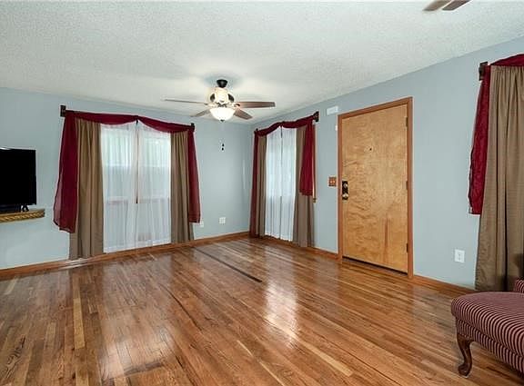 3rd image of 6240 Edith Ave