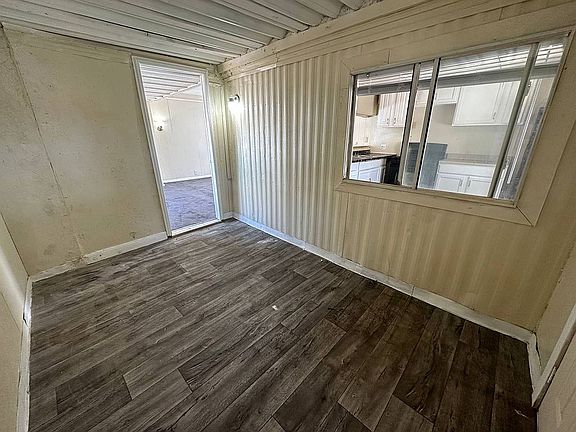 2nd image of 1481 Palm St Unit 105