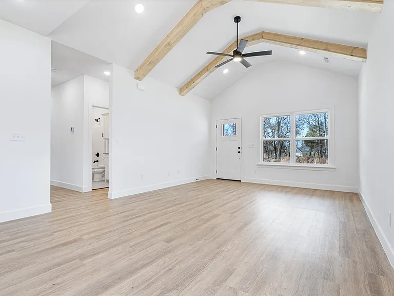40 Hebrides Dr — Photo 7