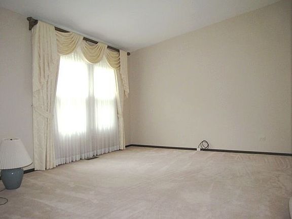 3rd image of 932 French Dr