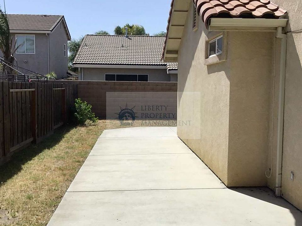2nd image of 3849 Lexar Dr