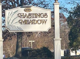 135 W Main St APT 41, Hyannis, MA 02601