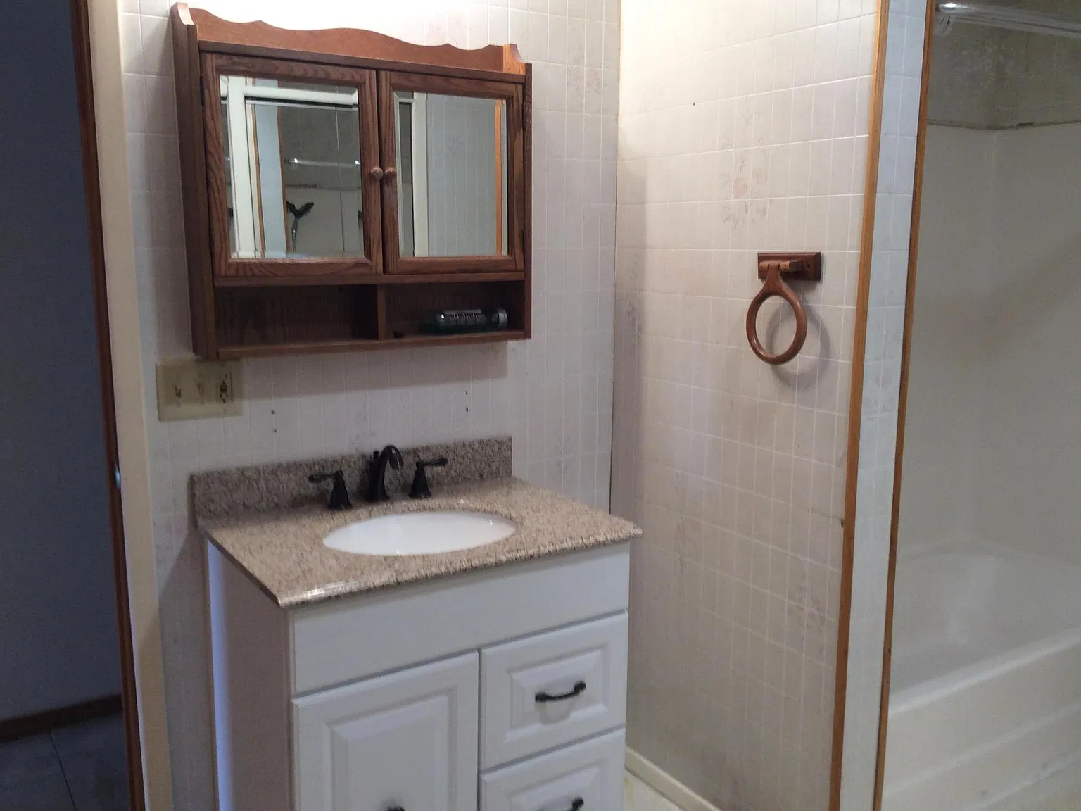 2 bed, 900 sqft, $1,200 — Photo 2