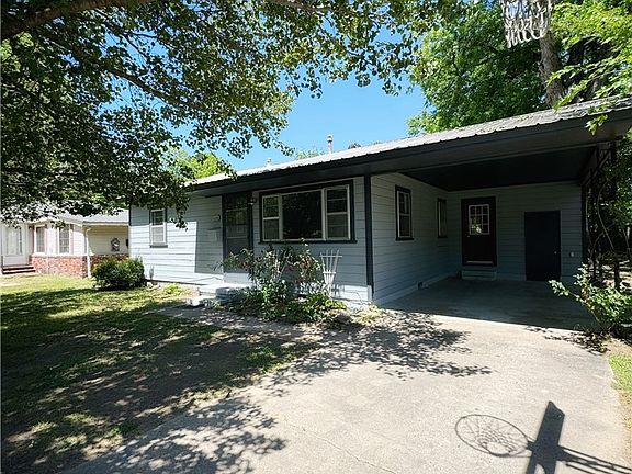 2nd image of 1008 N 4th St