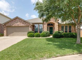 2812 Kettering Ct, Grand Prairie, TX 75052