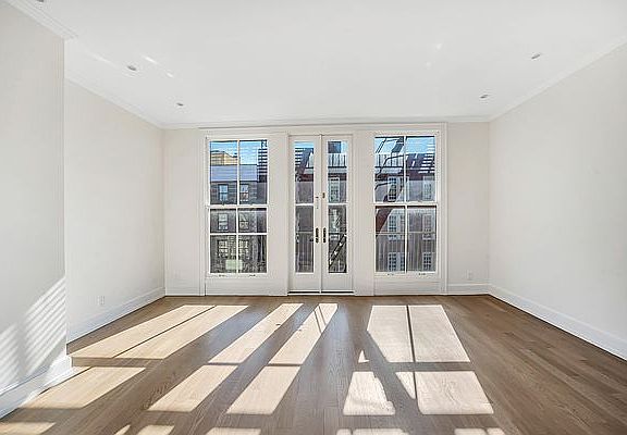 3rd image of 235 W 113th St #2