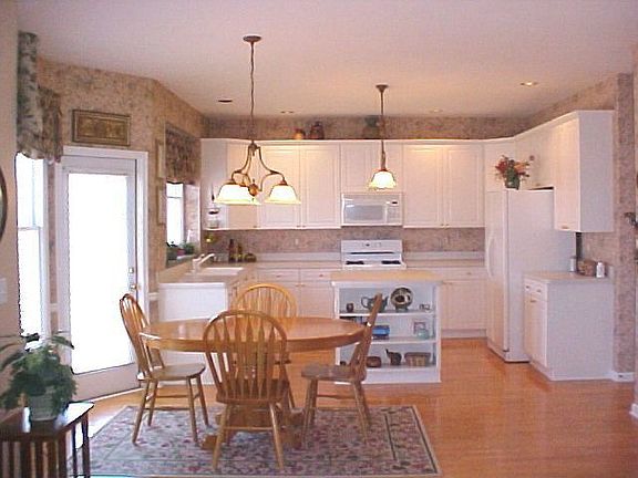 Kitchen & Breakfast Room