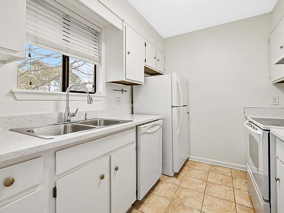 2nd image of 500 Green Mountain Cir