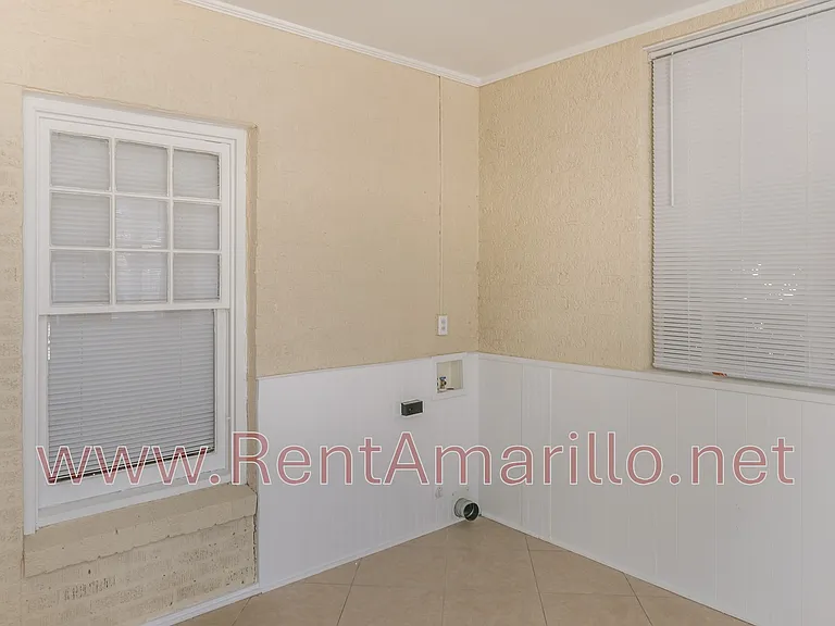 2047 S Hughes St — Photo 15