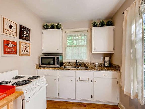 5th image of 203 E Davis St Unit B