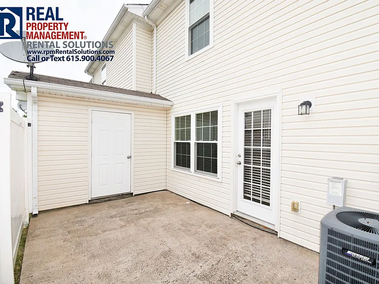 1029 Wolves Den Pl — Photo 14
