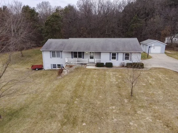 2341 Stanton Dr, Middleville, MI 49333