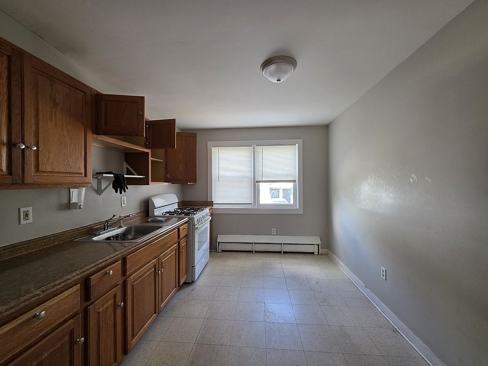 1st image of 106 Fulton St #118