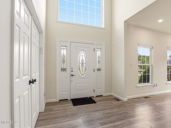 4th image of 114 Adams Way