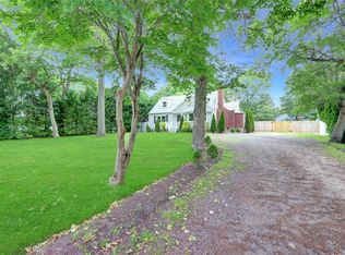 347 Clay Pitts Rd, East Northport, NY