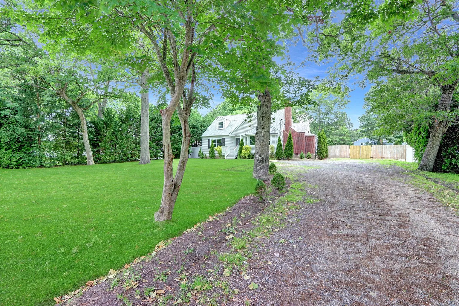 347 Clay Pitts Road photo 1