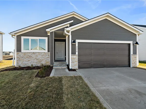 3008 Birchwood Dr, Norwalk, IA 50211