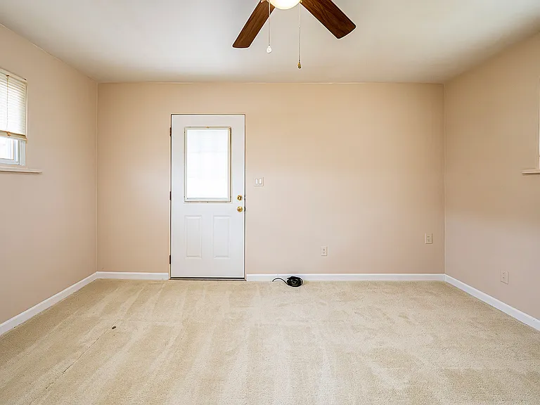 151 Edwin Dr — Photo 15