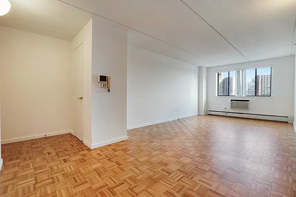 Rented by Bond New York | media 1