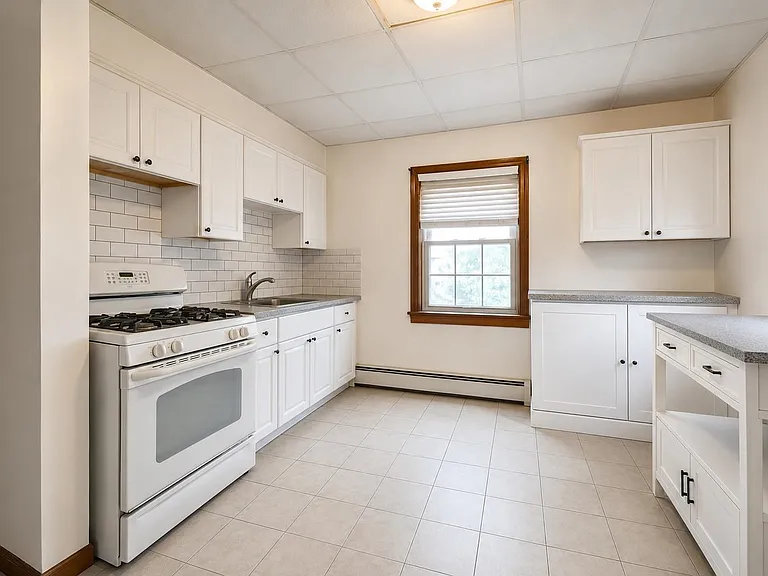 196 W 52nd St #2 — Photo 2