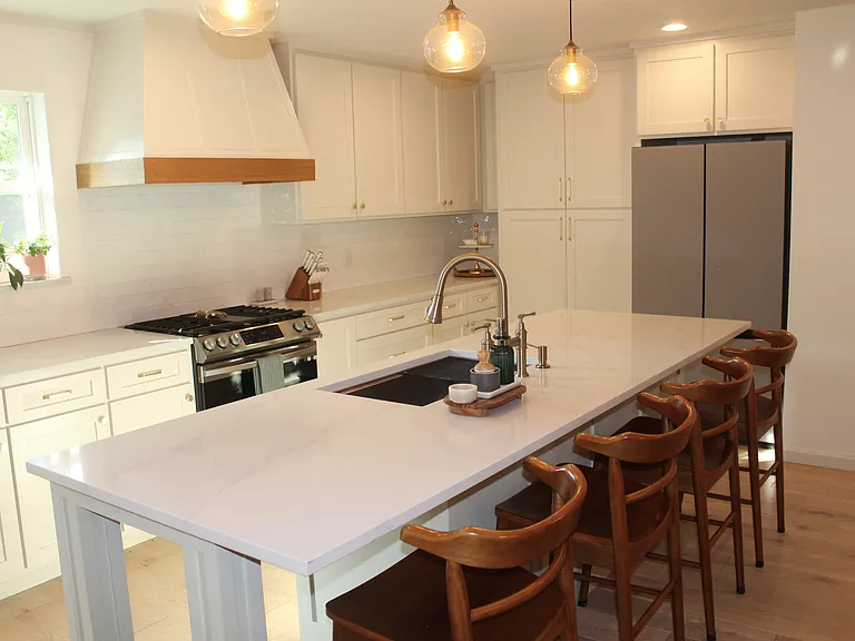 2533 Mark Dr — Photo 9