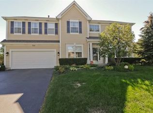 740 Penny Ln, Gurnee, IL 60031