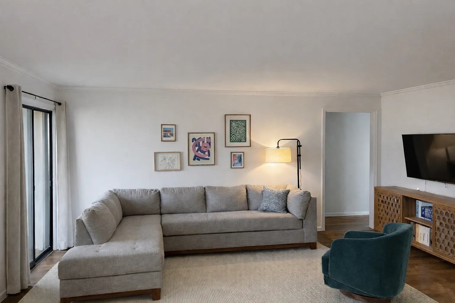 2 bed, 1187 sqft, $2,300 — Photo 1