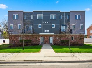 4221 W 14 Mile Rd, Royal Oak, MI 48073