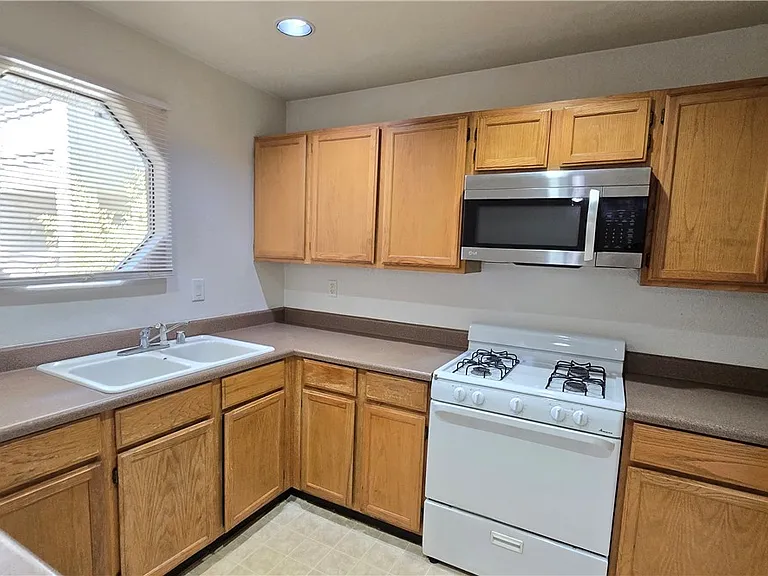 5002 S Rainbow Blvd #103 — Photo 11