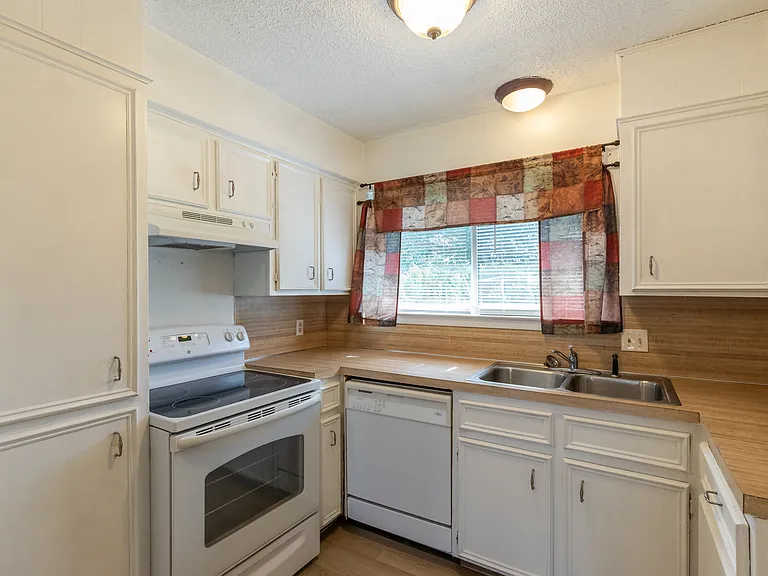 1733 Chucker Ct — Photo 6