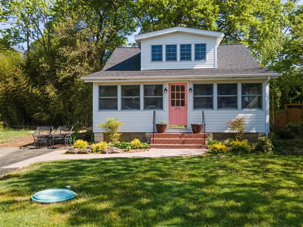 206 Linden Ave, Edgewater, MD 21037