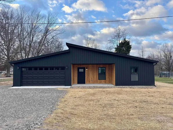 114 6th St SW, Linton, IN 47441