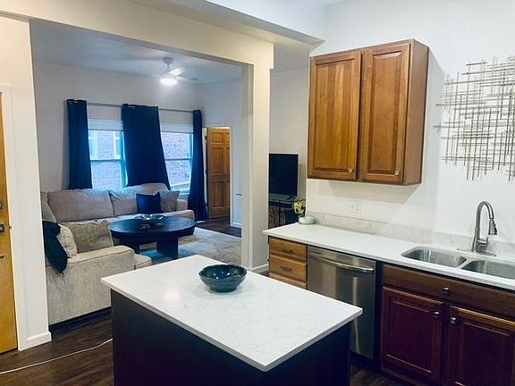 4th image of 1740 Gaylord St #1