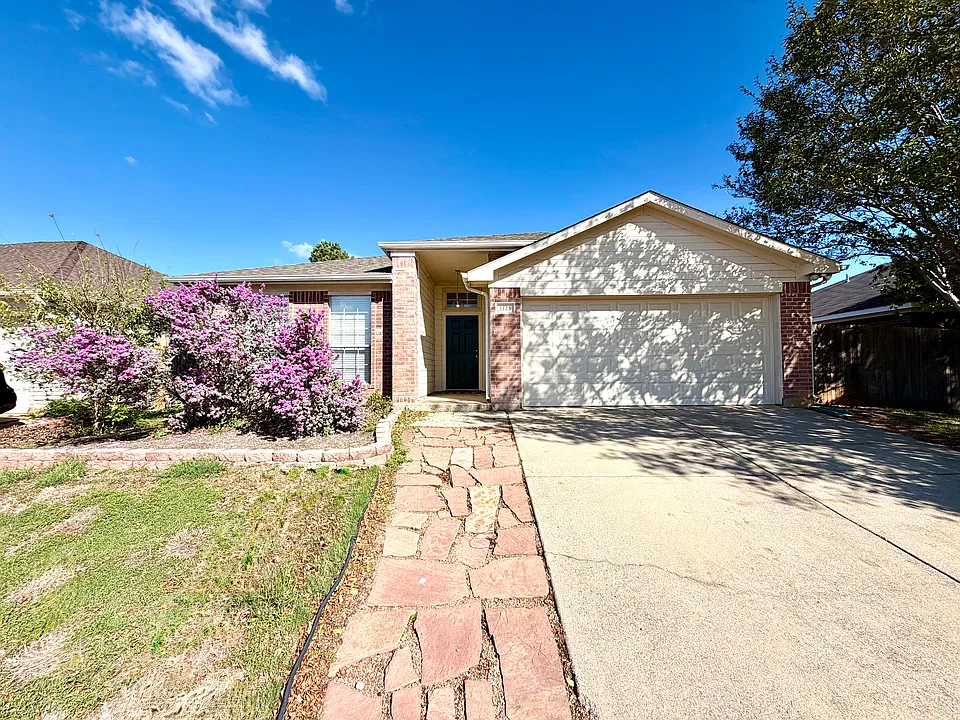 1123 Greenview Ln