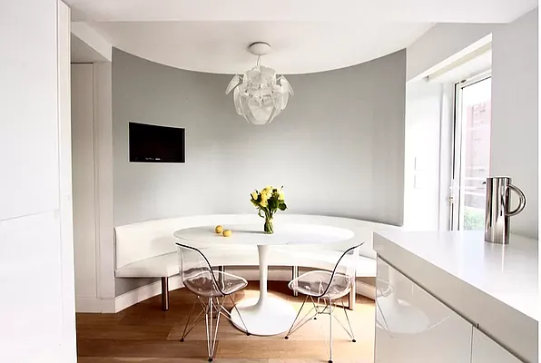 Rented by Bond New York | media 13