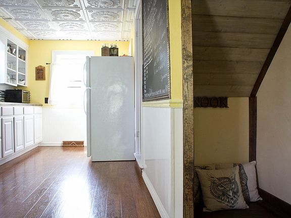 Kitchen/Reading Nook